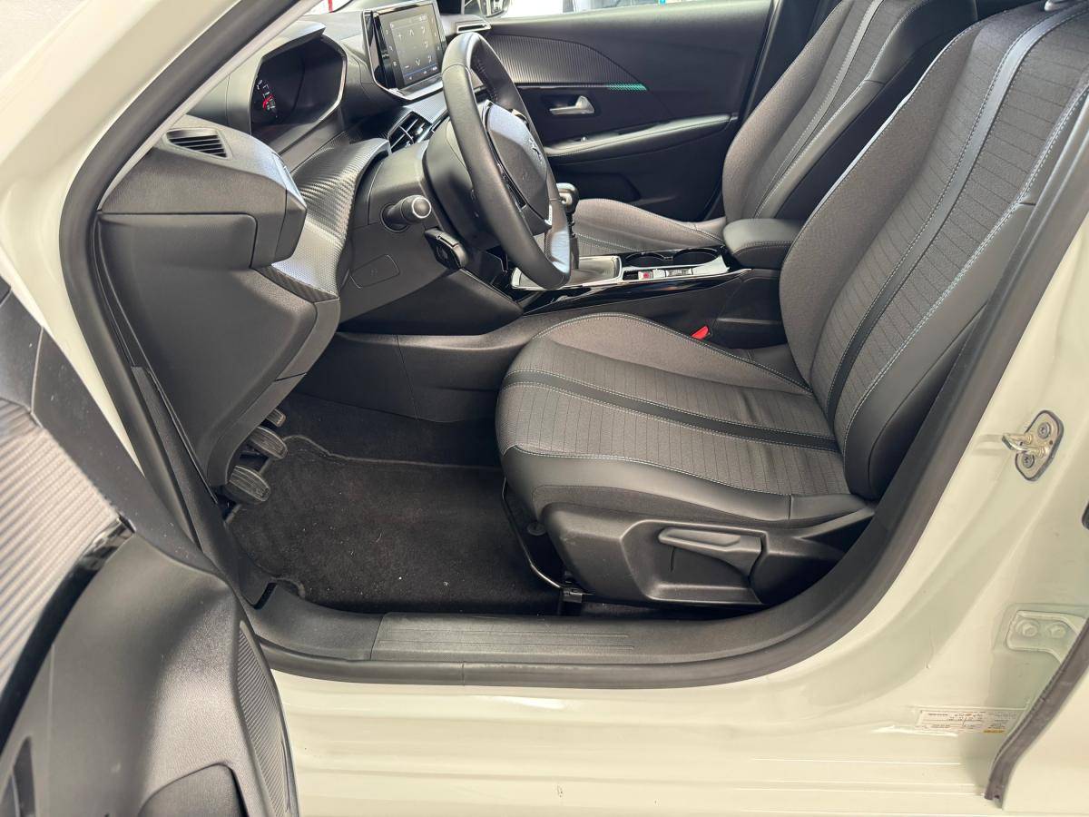peugeot-208-2021-gasolina-1199cc