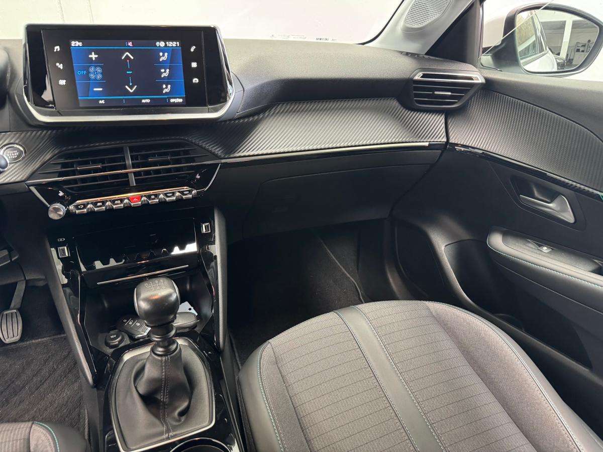peugeot-208-2021-gasolina-1199cc
