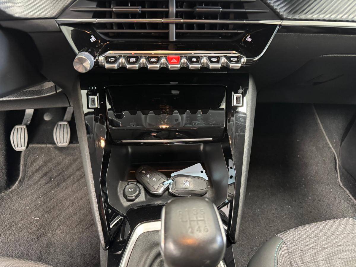 peugeot-208-2021-gasolina-1199cc