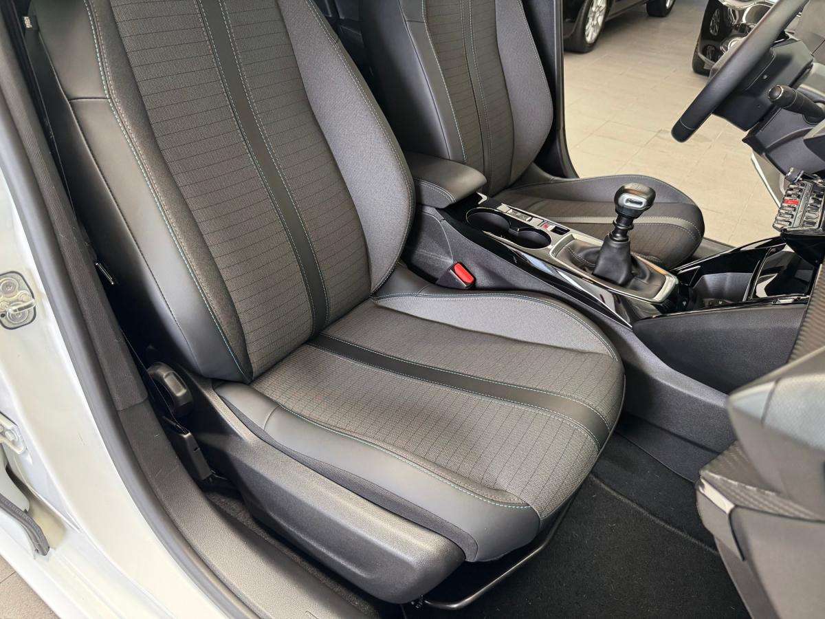 peugeot-208-2021-gasolina-1199cc