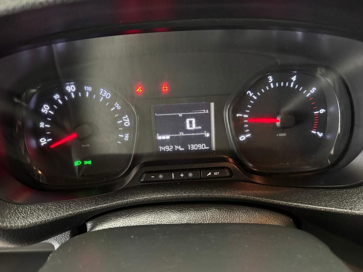 citroen-jumpy-2017-diesel-1560cc