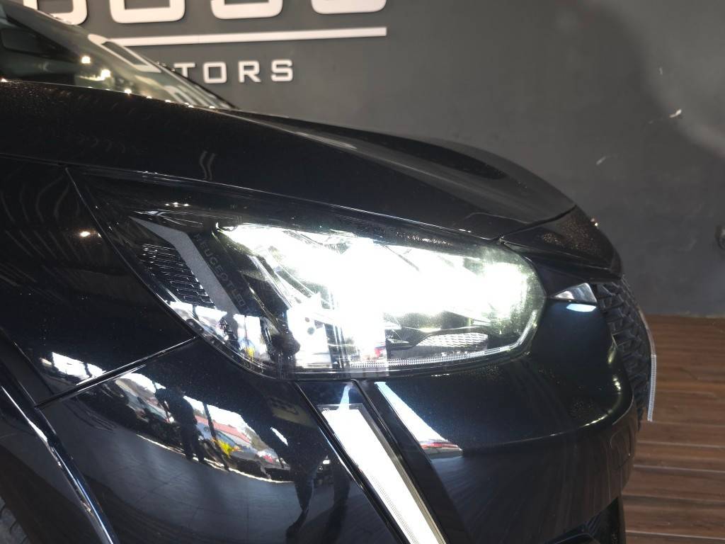 peugeot-208-2021-eletrico-500cc