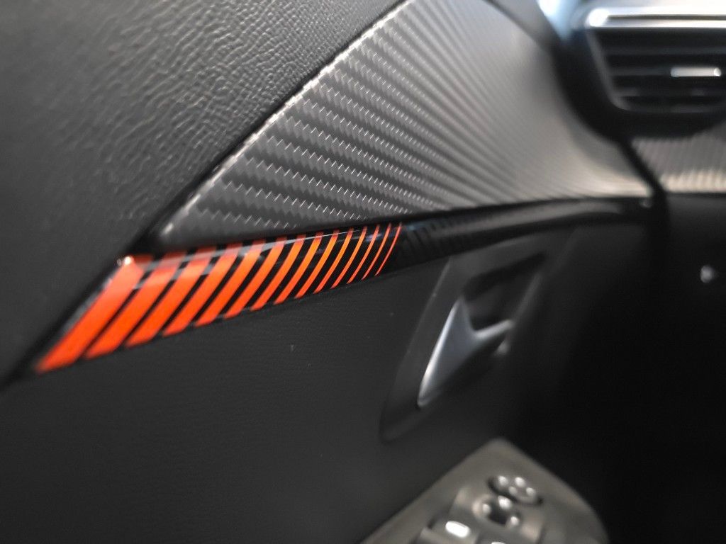peugeot-208-2021-eletrico-500cc
