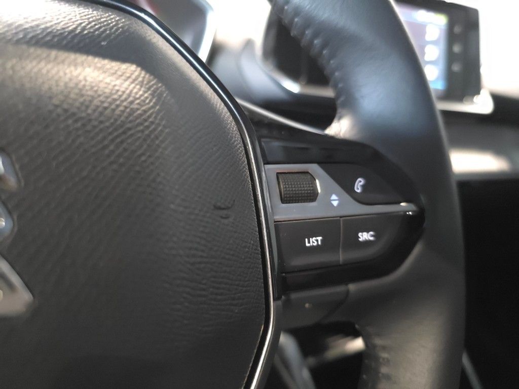 peugeot-208-2021-eletrico-500cc