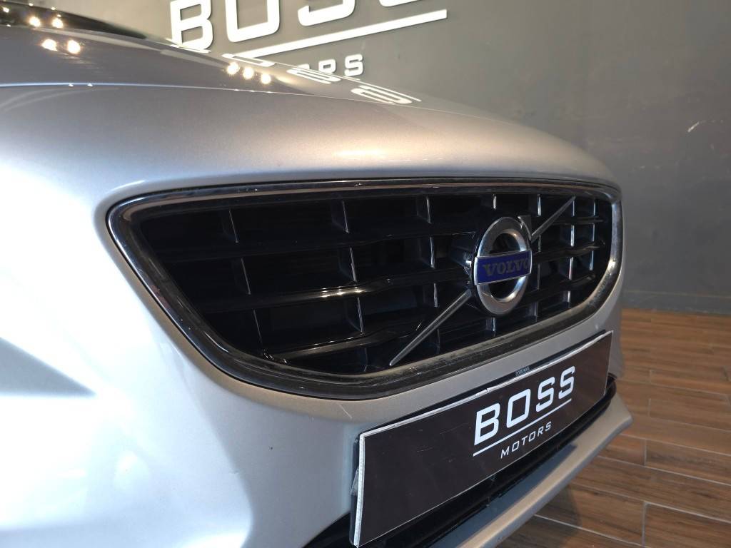 volvo-v40-2013-diesel-1560cc