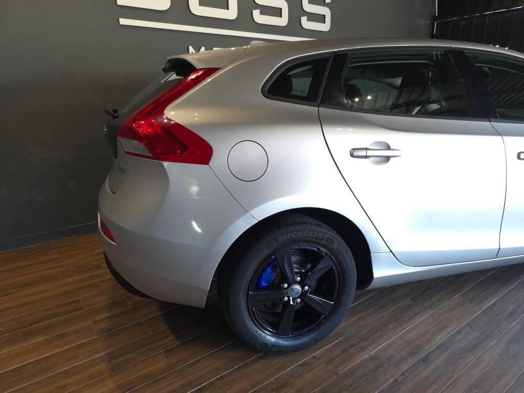 volvo-v40-2013-diesel-1560cc