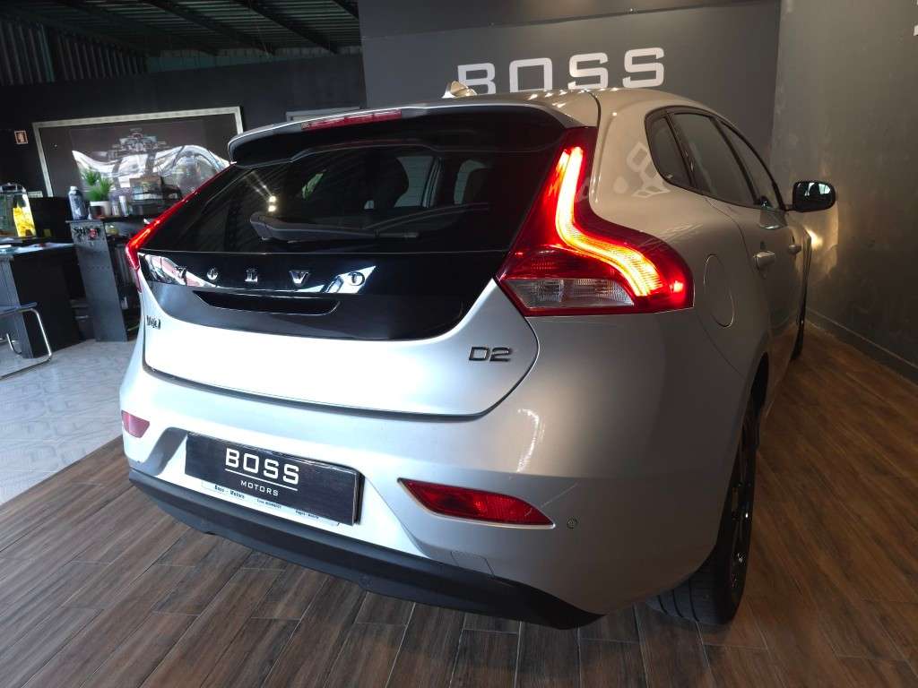 volvo-v40-2013-diesel-1560cc