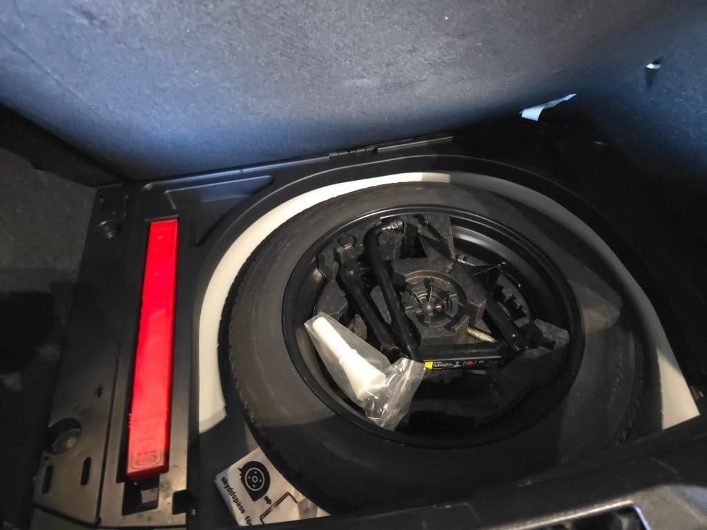 volvo-v40-2013-diesel-1560cc
