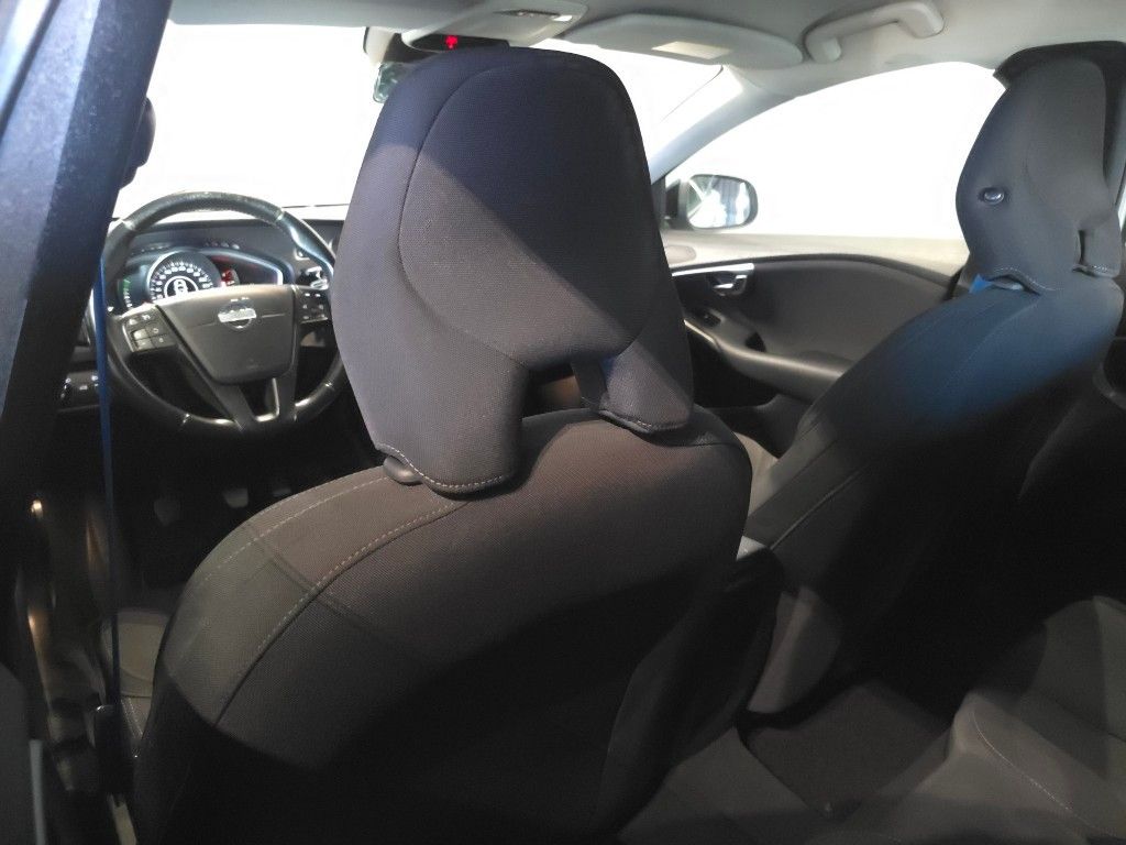 volvo-v40-2013-diesel-1560cc