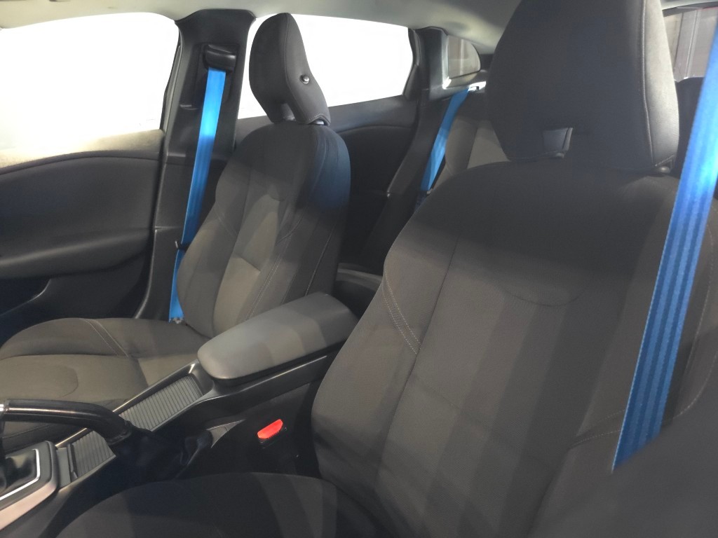 volvo-v40-2013-diesel-1560cc