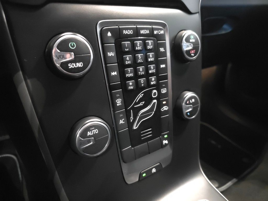 volvo-v40-2013-diesel-1560cc