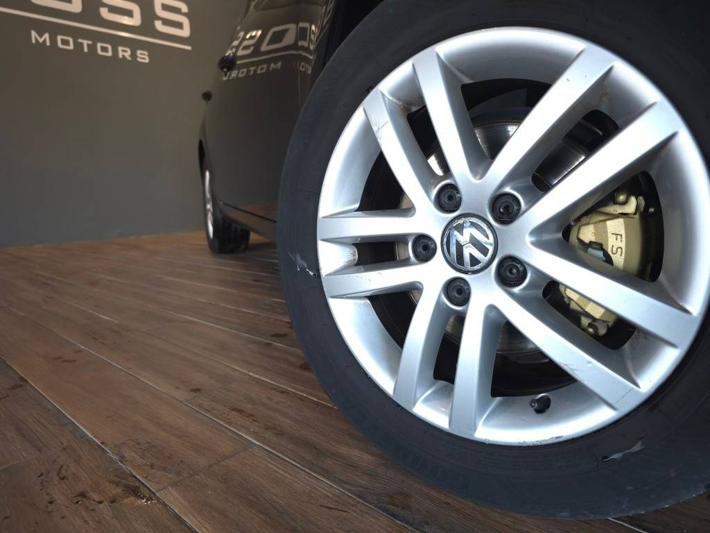 volkswagen-golf-2011-diesel-1598cc