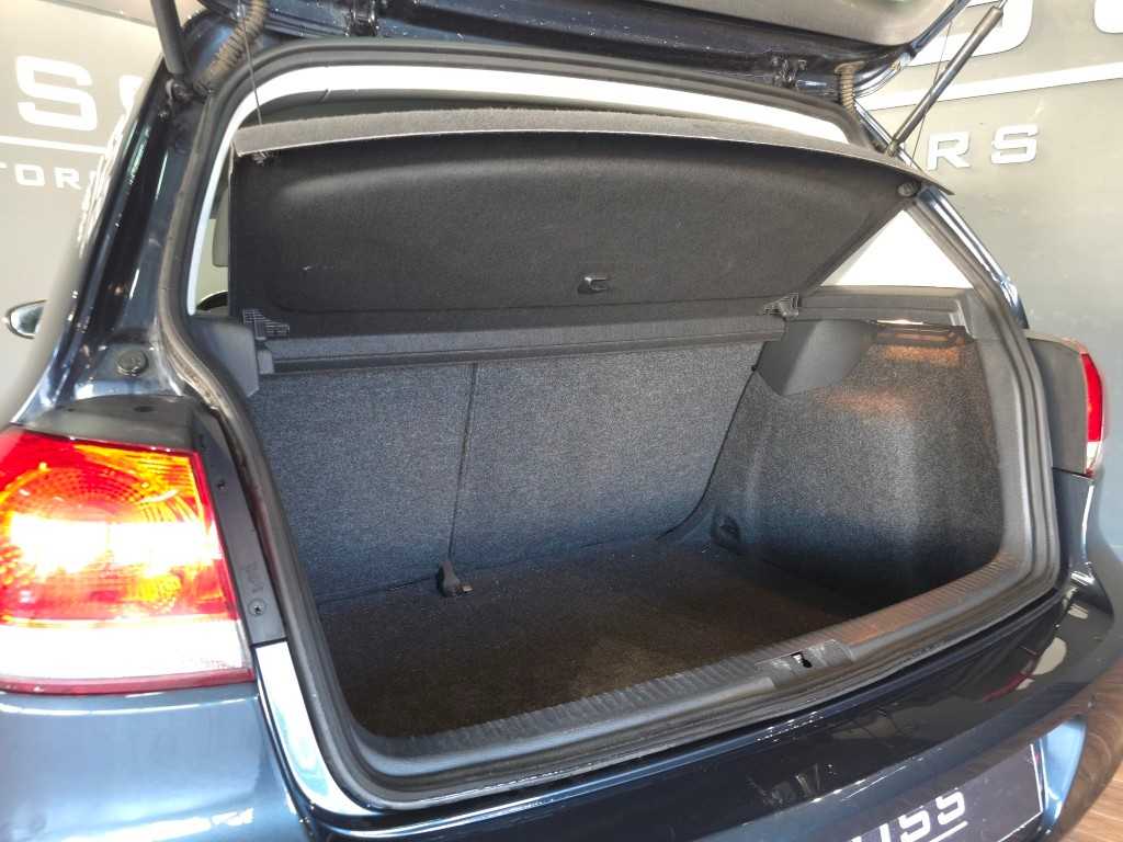 volkswagen-golf-2011-diesel-1598cc
