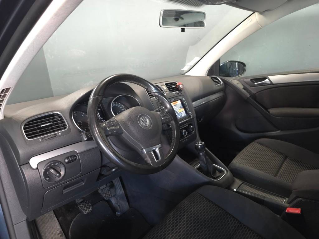 volkswagen-golf-2011-diesel-1598cc