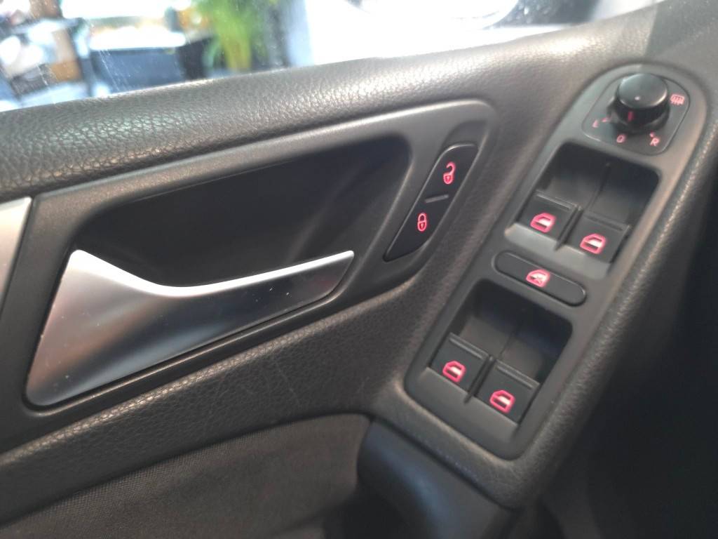 volkswagen-golf-2011-diesel-1598cc