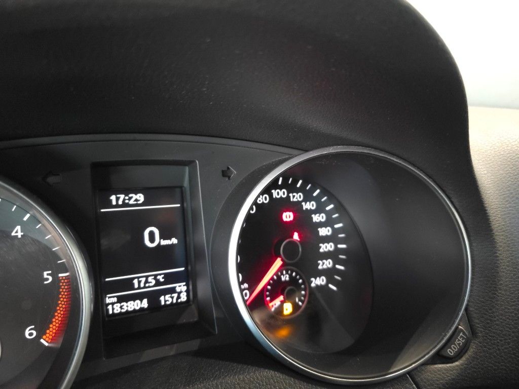 volkswagen-golf-2011-diesel-1598cc