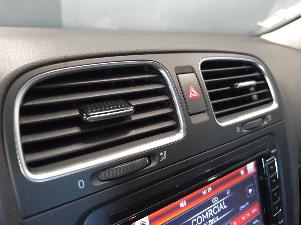 volkswagen-golf-2011-diesel-1598cc
