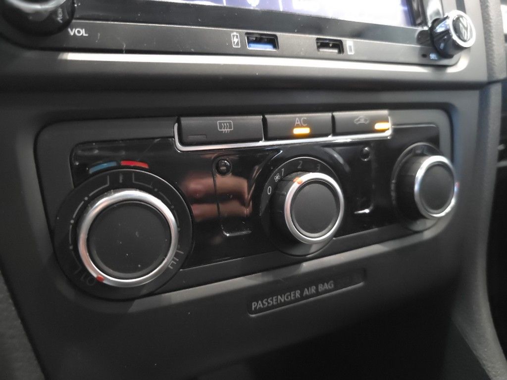volkswagen-golf-2011-diesel-1598cc
