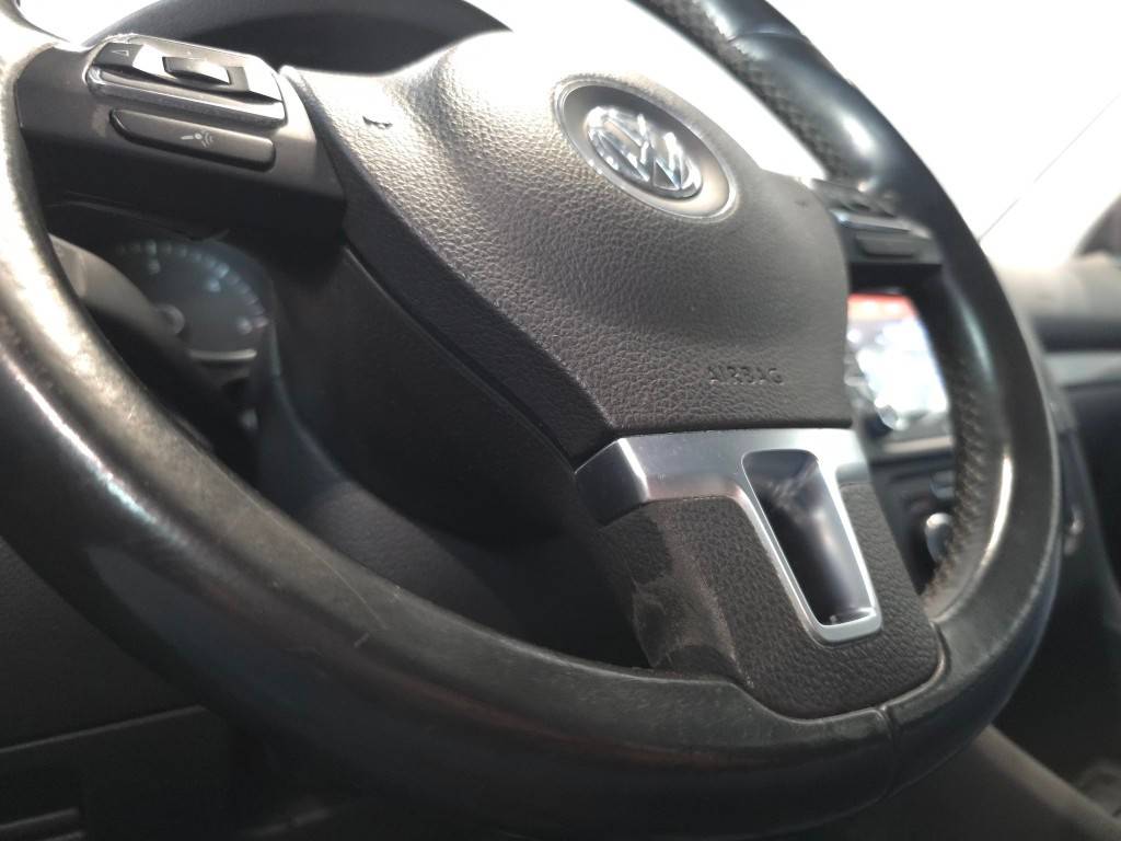 volkswagen-golf-2011-diesel-1598cc