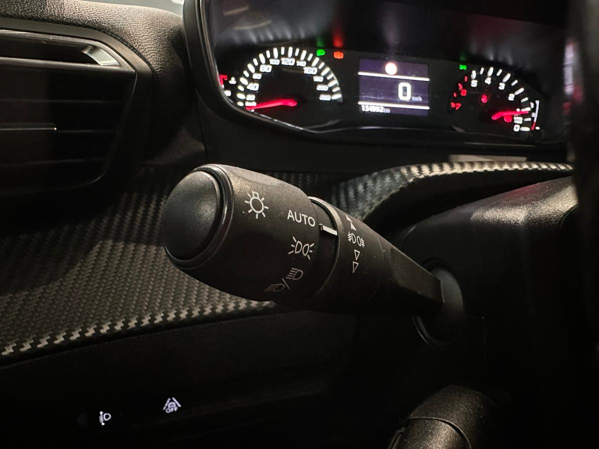 peugeot-2008-2021-diesel-1499cc
