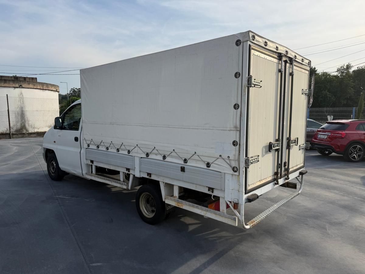 hyundai-h-1-2002-diesel-2497cc