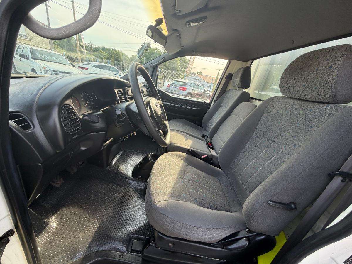 hyundai-h-1-2002-diesel-2497cc