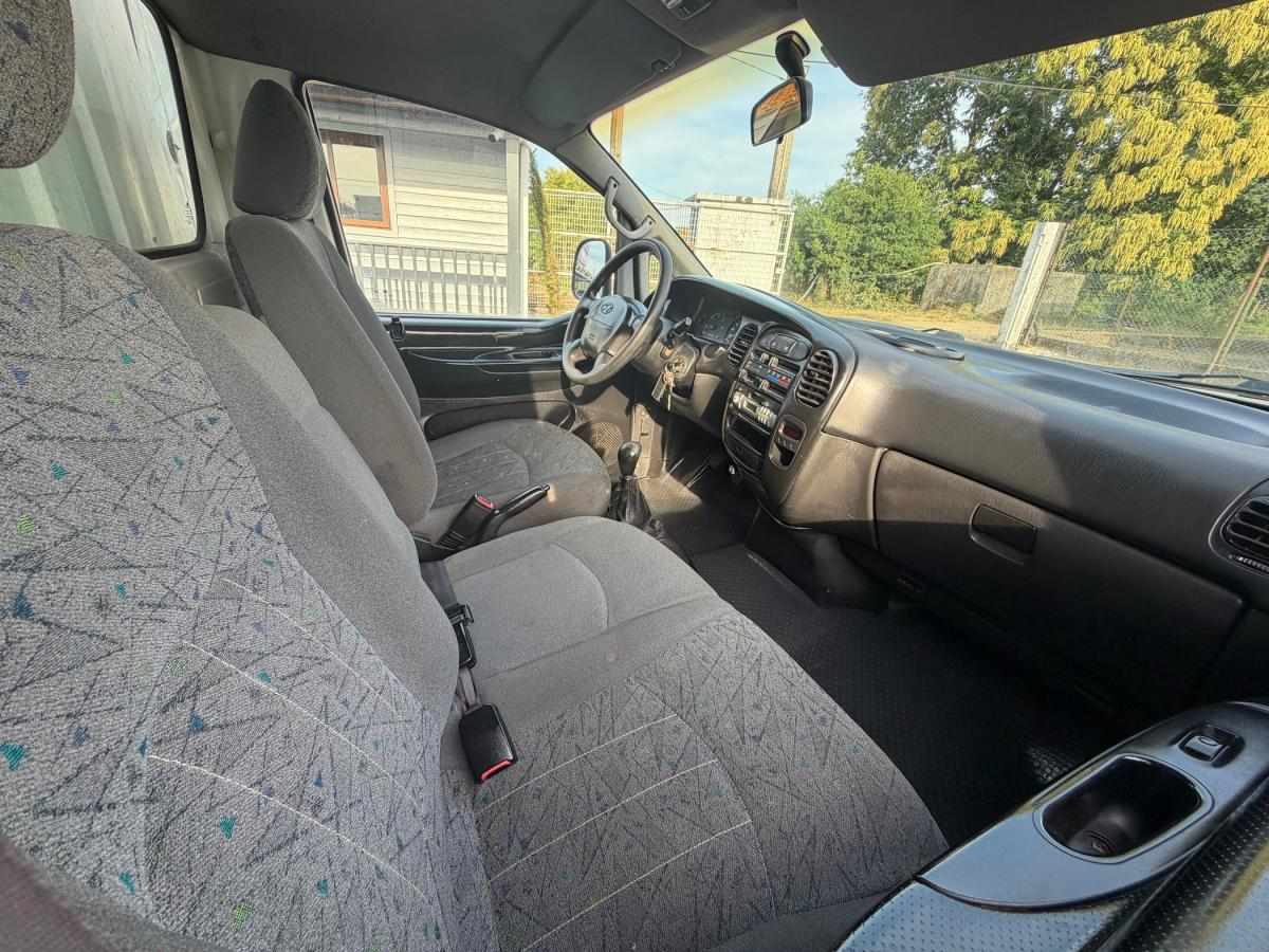 hyundai-h-1-2002-diesel-2497cc