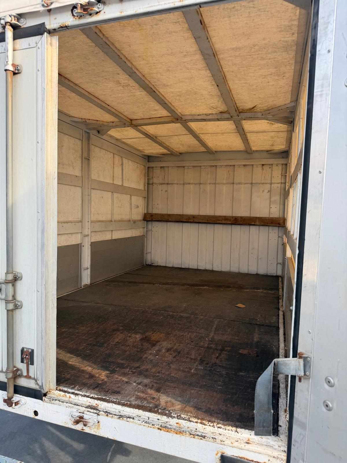 hyundai-h-1-2002-diesel-2497cc
