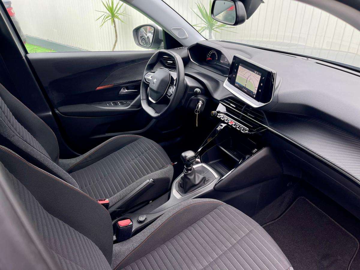 peugeot-2008-2021-diesel-1499cc
