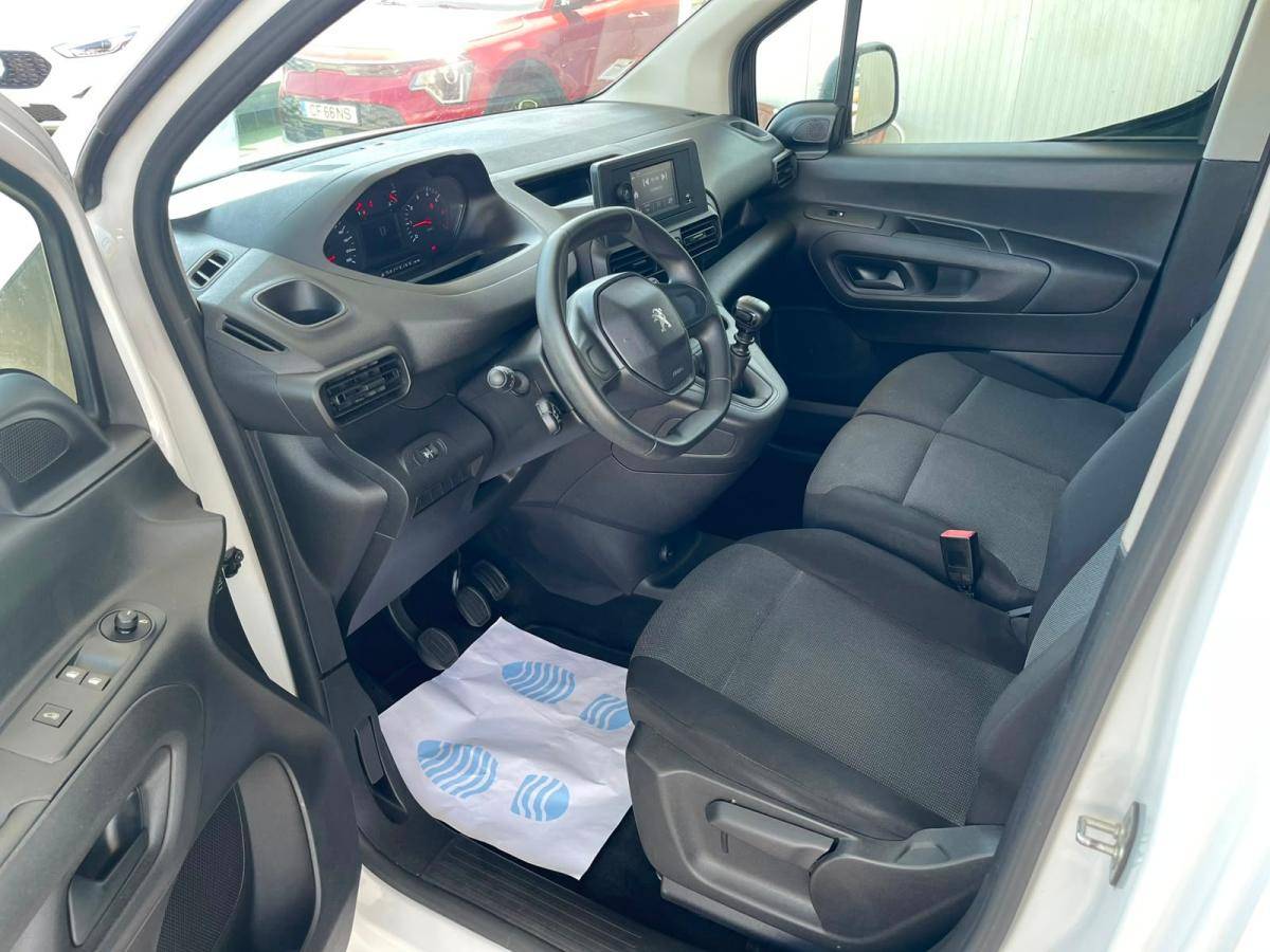 peugeot-partner-2023-diesel-1499cc