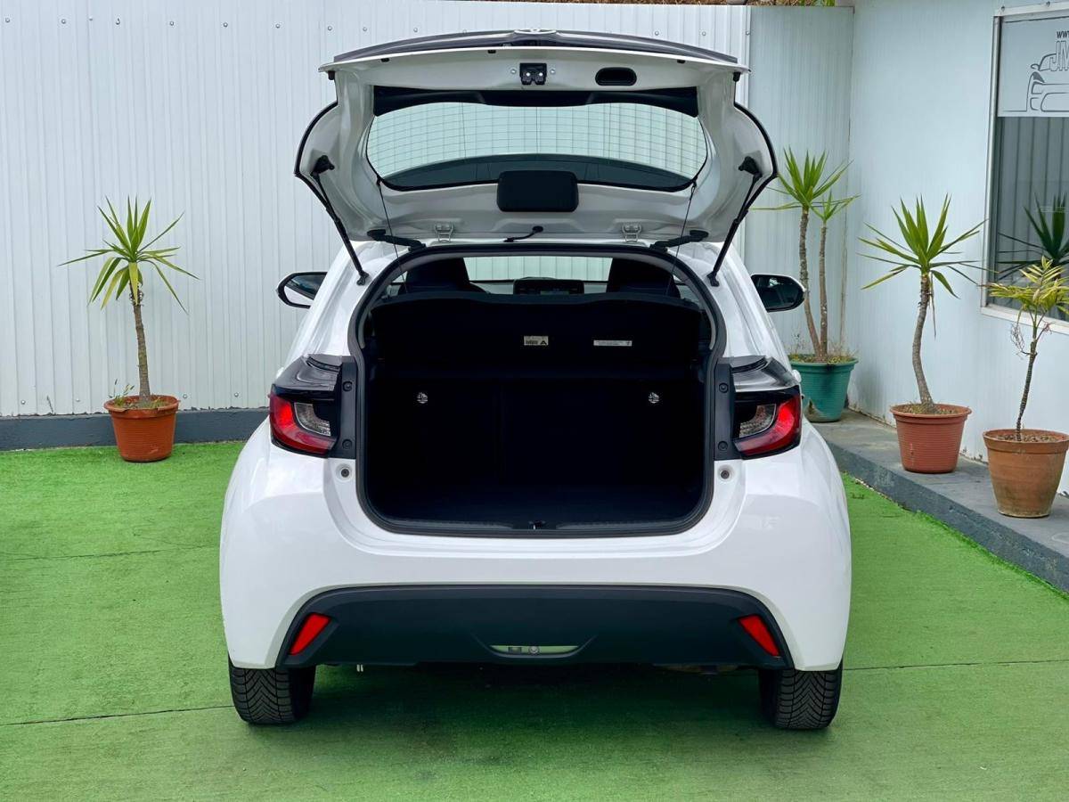 toyota-yaris-2021-hibrido-a-gasolina-1490cc