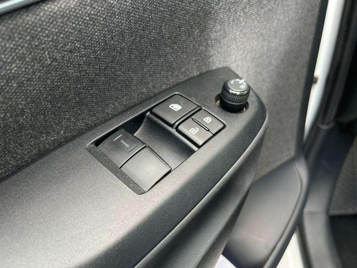 toyota-yaris-2021-hibrido-a-gasolina-1490cc