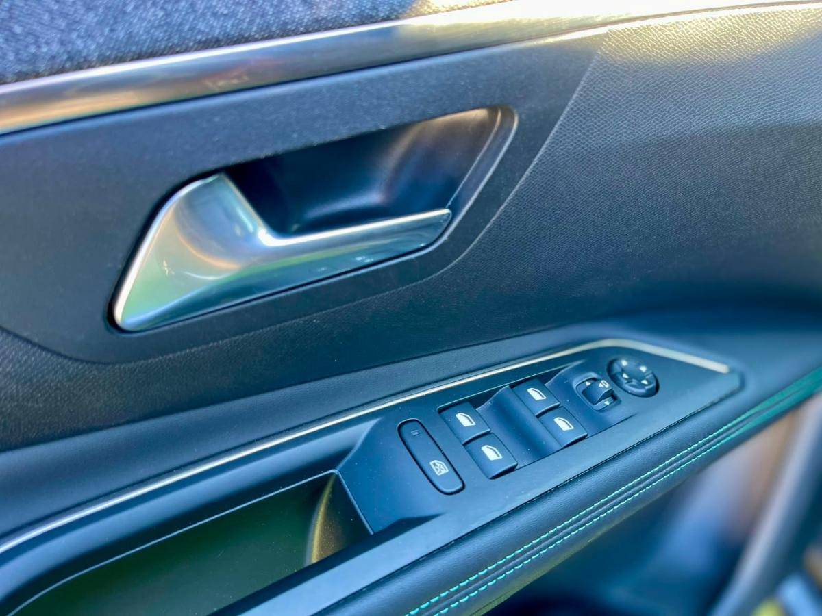 peugeot-3008-2023-gasolina-1199cc