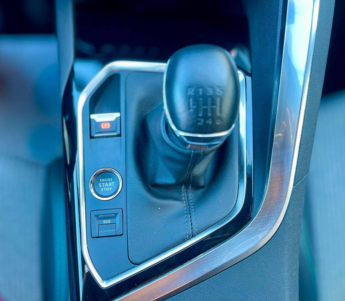 peugeot-3008-2023-gasolina-1199cc