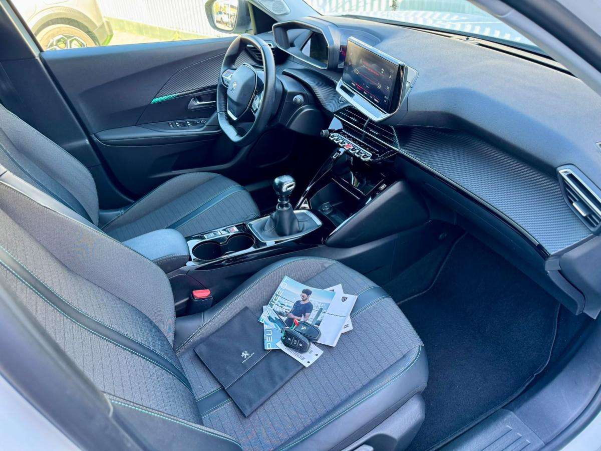 peugeot-2008-2022-gasolina-1199cc