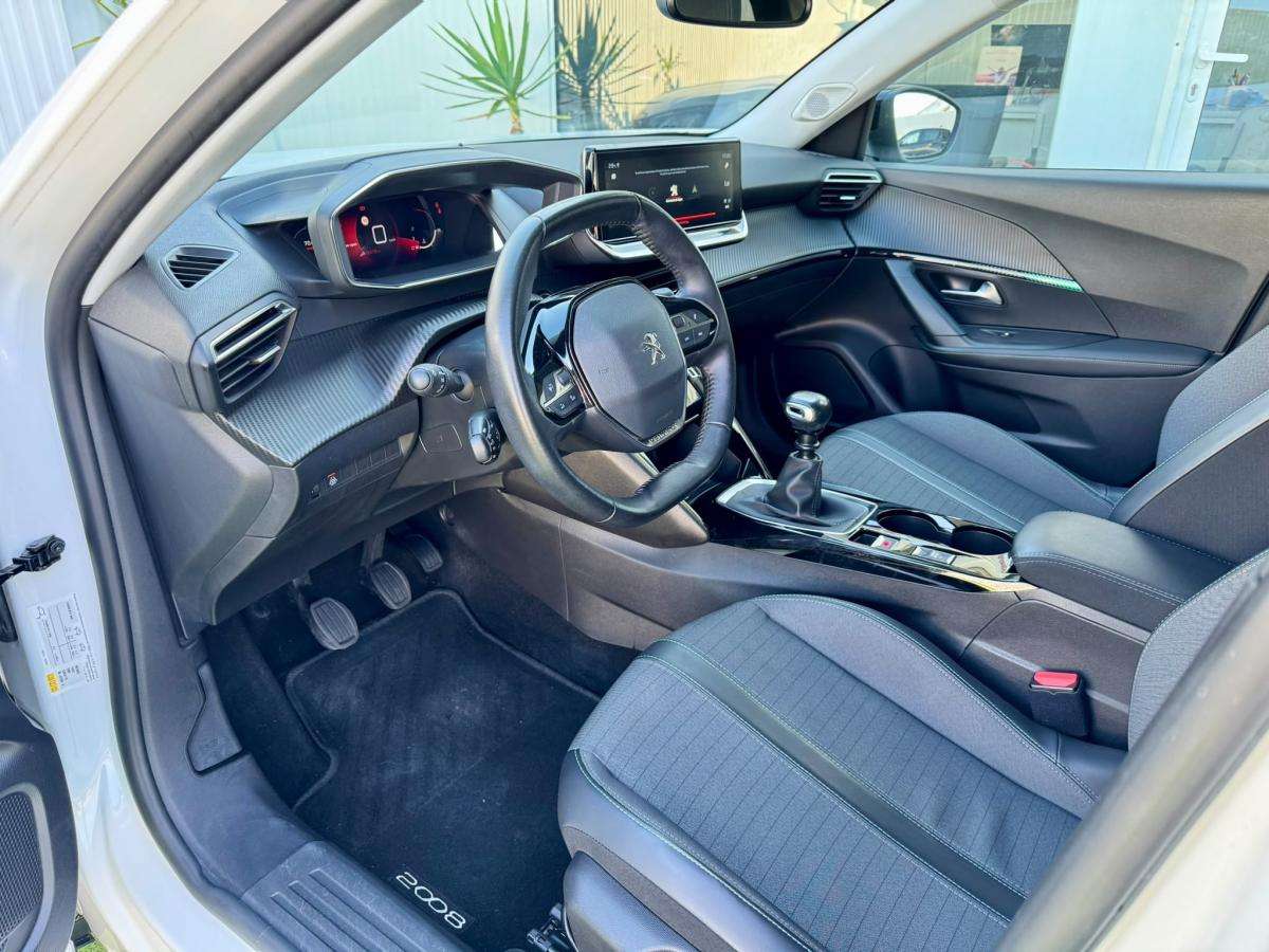 peugeot-2008-2022-gasolina-1199cc