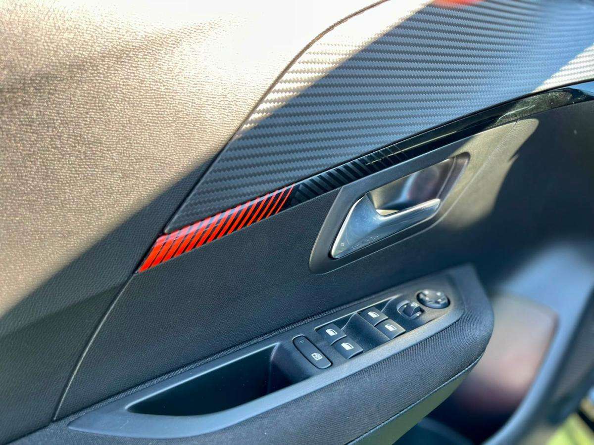peugeot-208-2022-gasolina-1199cc