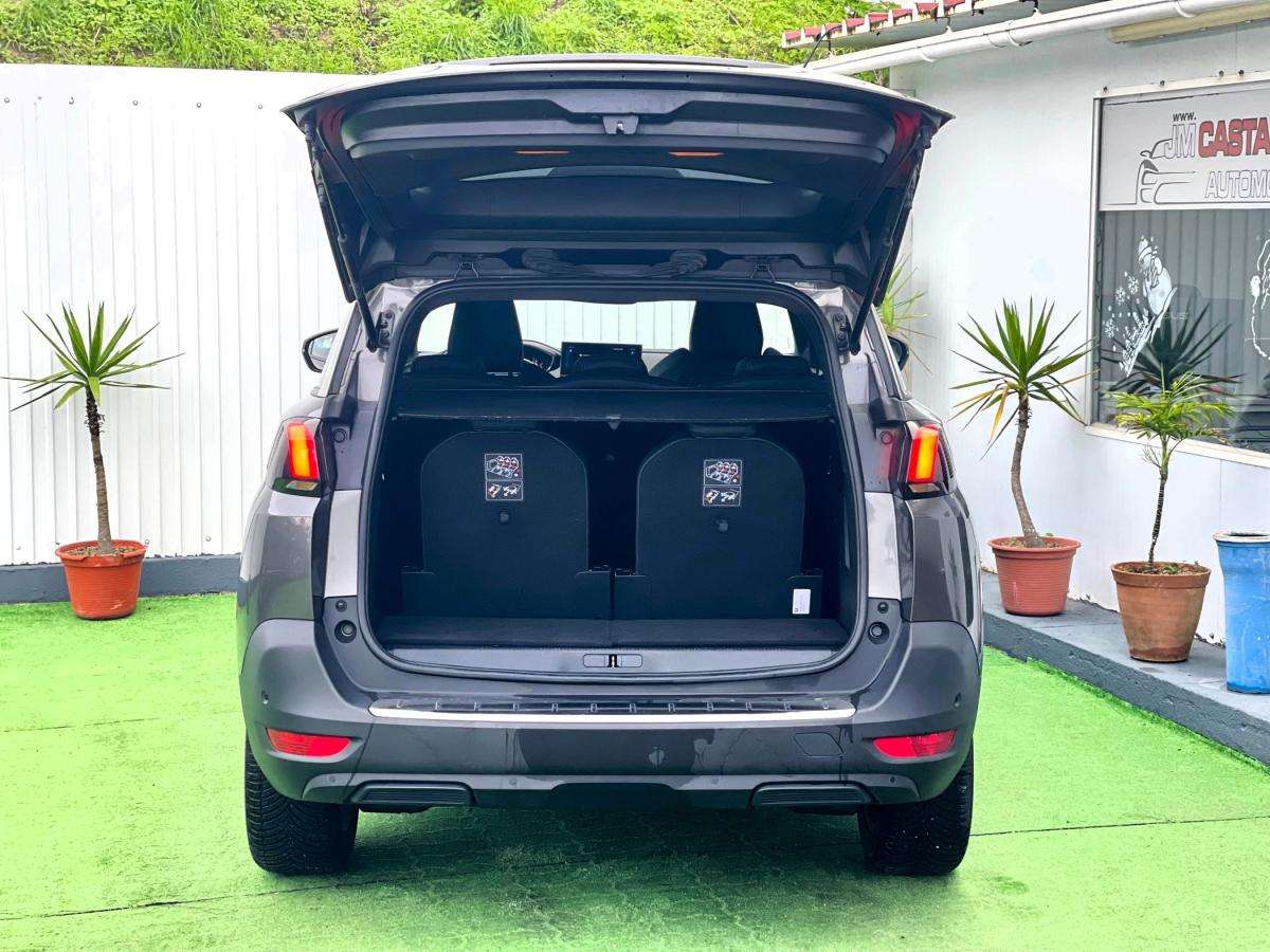 peugeot-5008-2023-gasolina-1199cc