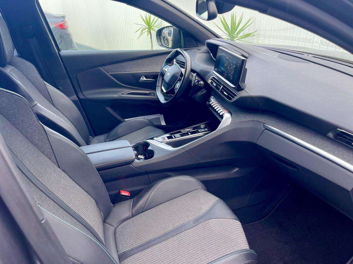 peugeot-5008-2023-gasolina-1199cc