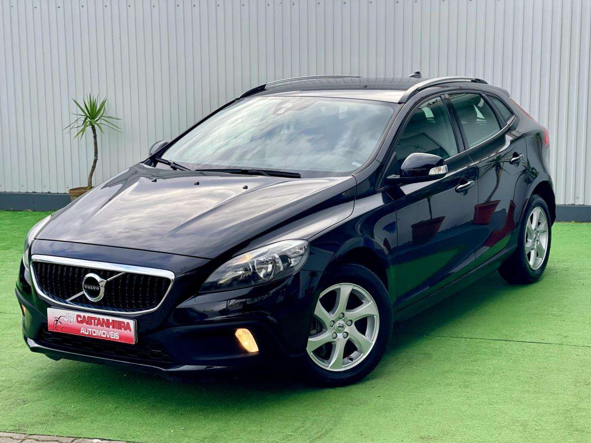 volvo-v40-cross-country-2018-diesel-1969cc