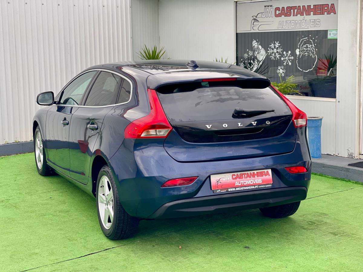volvo-v40-2014-diesel-1560cc