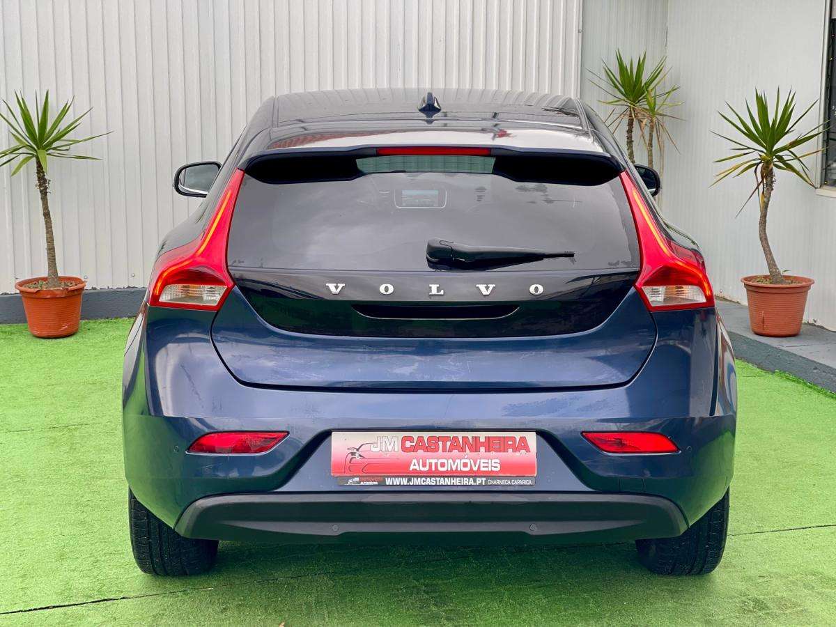 volvo-v40-2014-diesel-1560cc