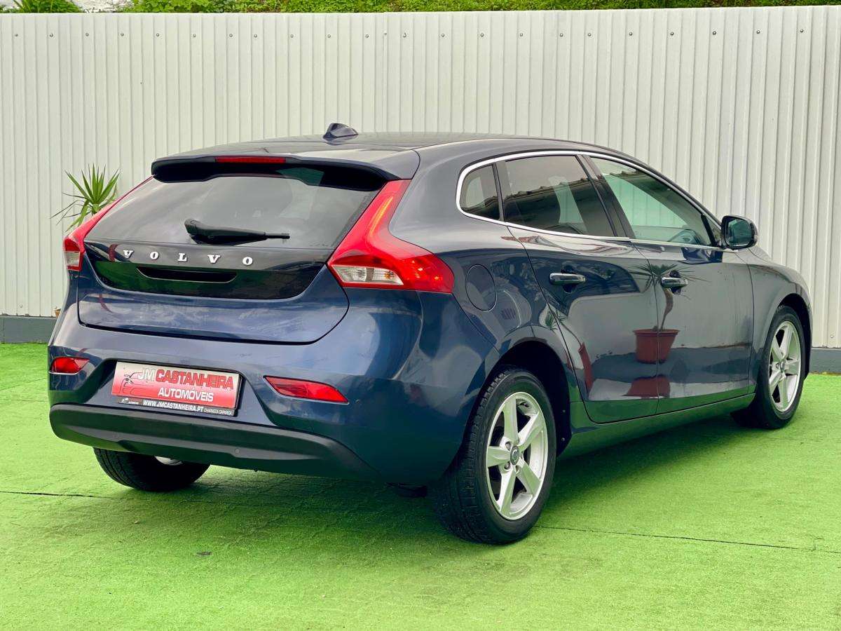 volvo-v40-2014-diesel-1560cc
