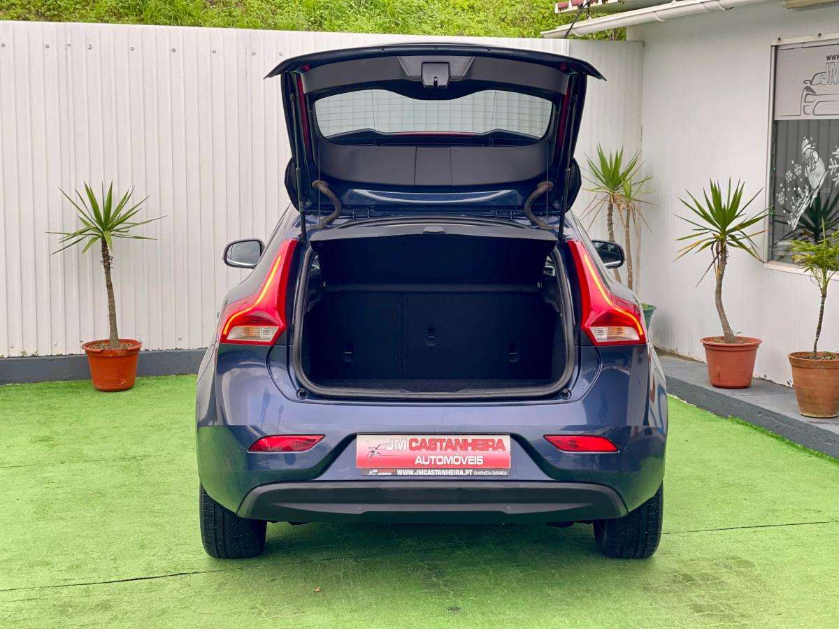volvo-v40-2014-diesel-1560cc