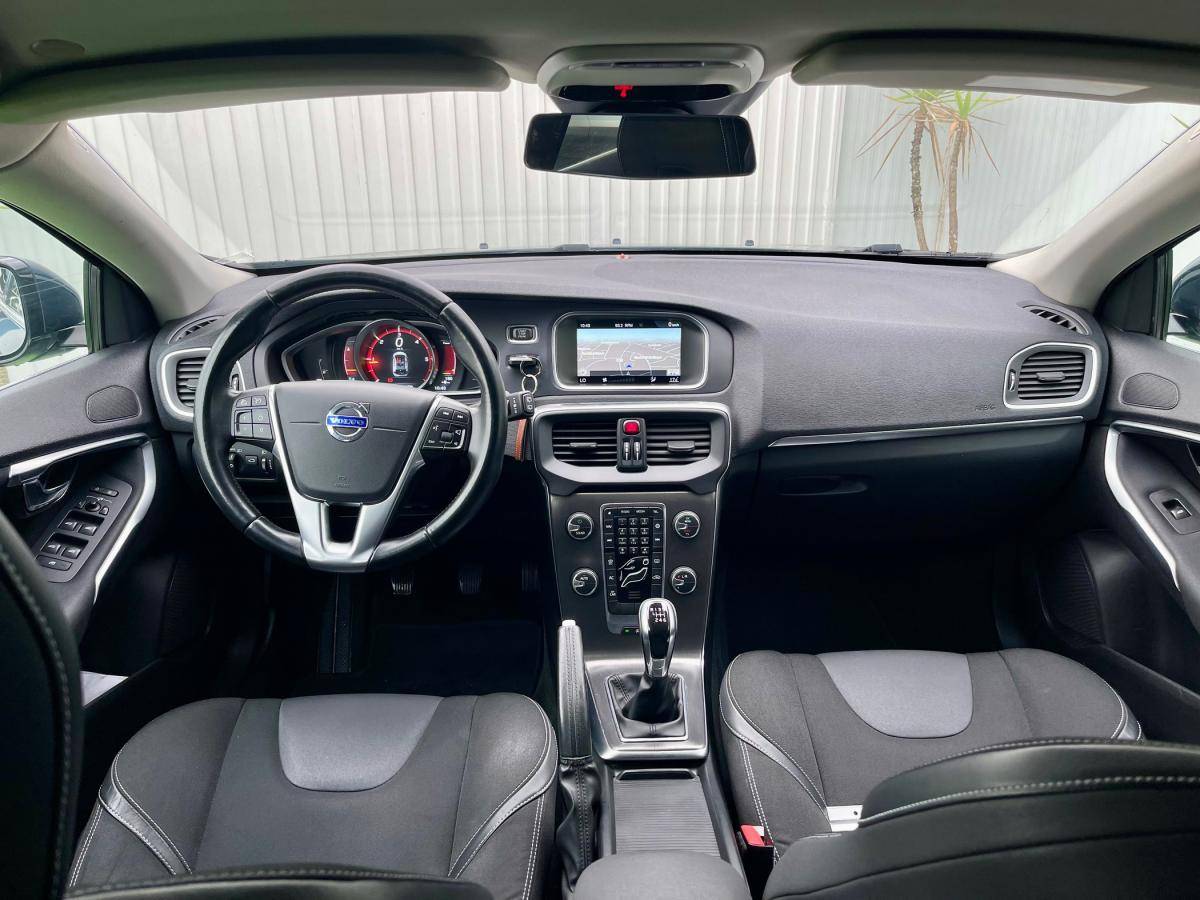 volvo-v40-2014-diesel-1560cc