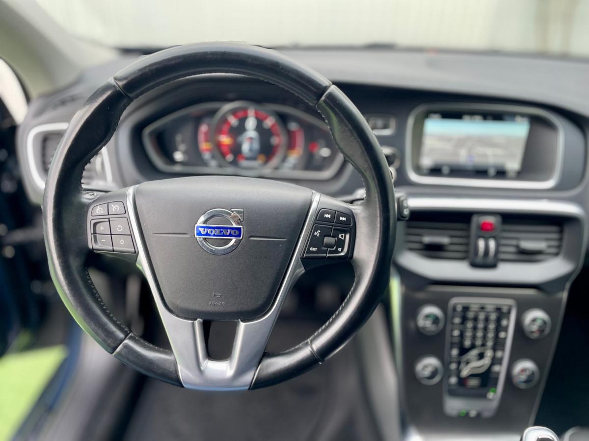 volvo-v40-2014-diesel-1560cc