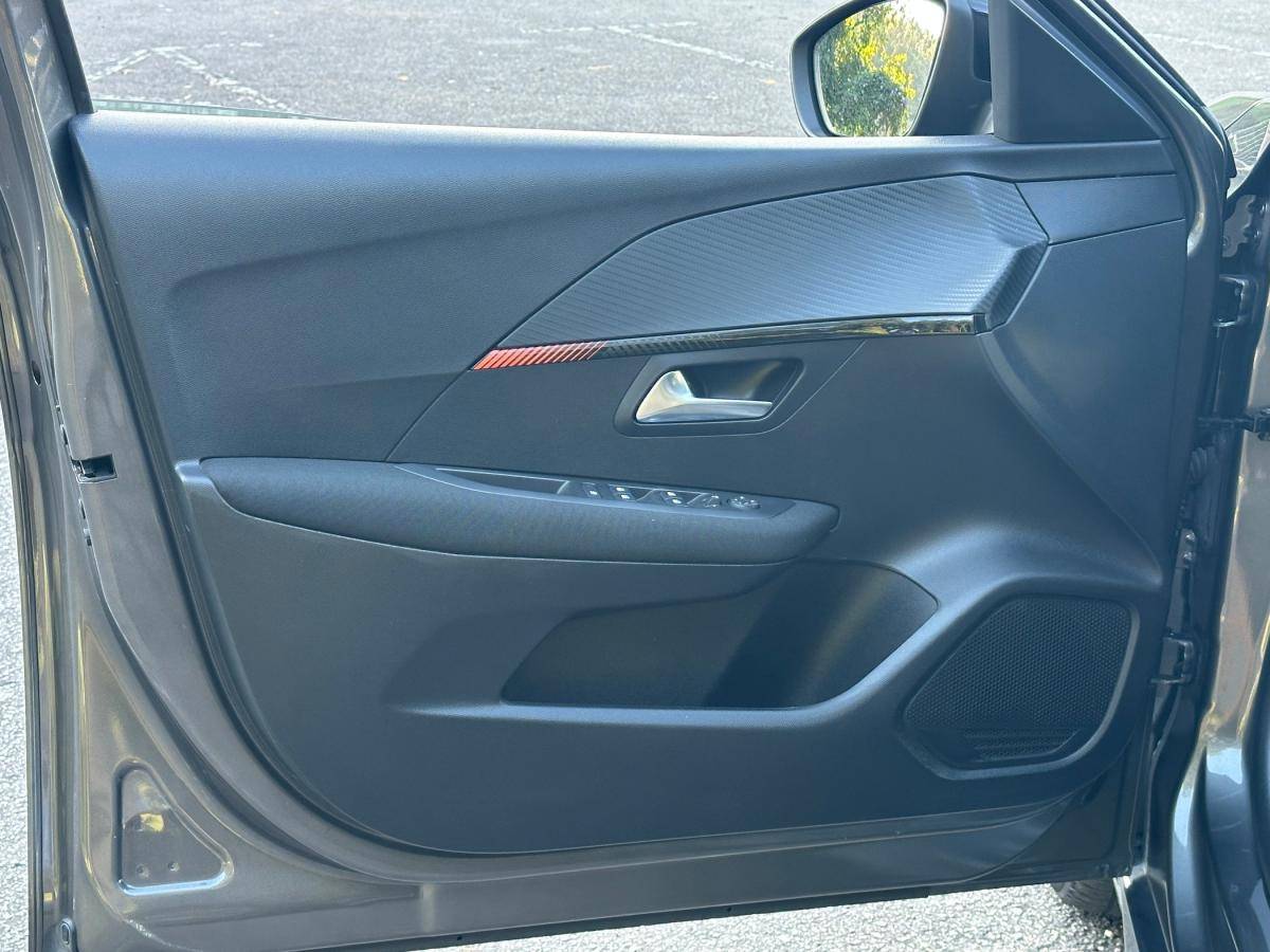 peugeot-208-2023-gasolina-1199cc