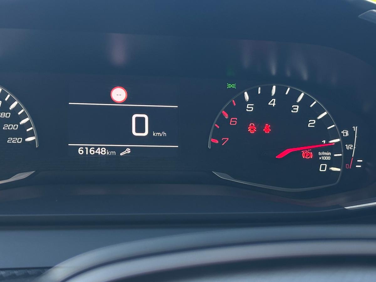 peugeot-208-2023-gasolina-1199cc