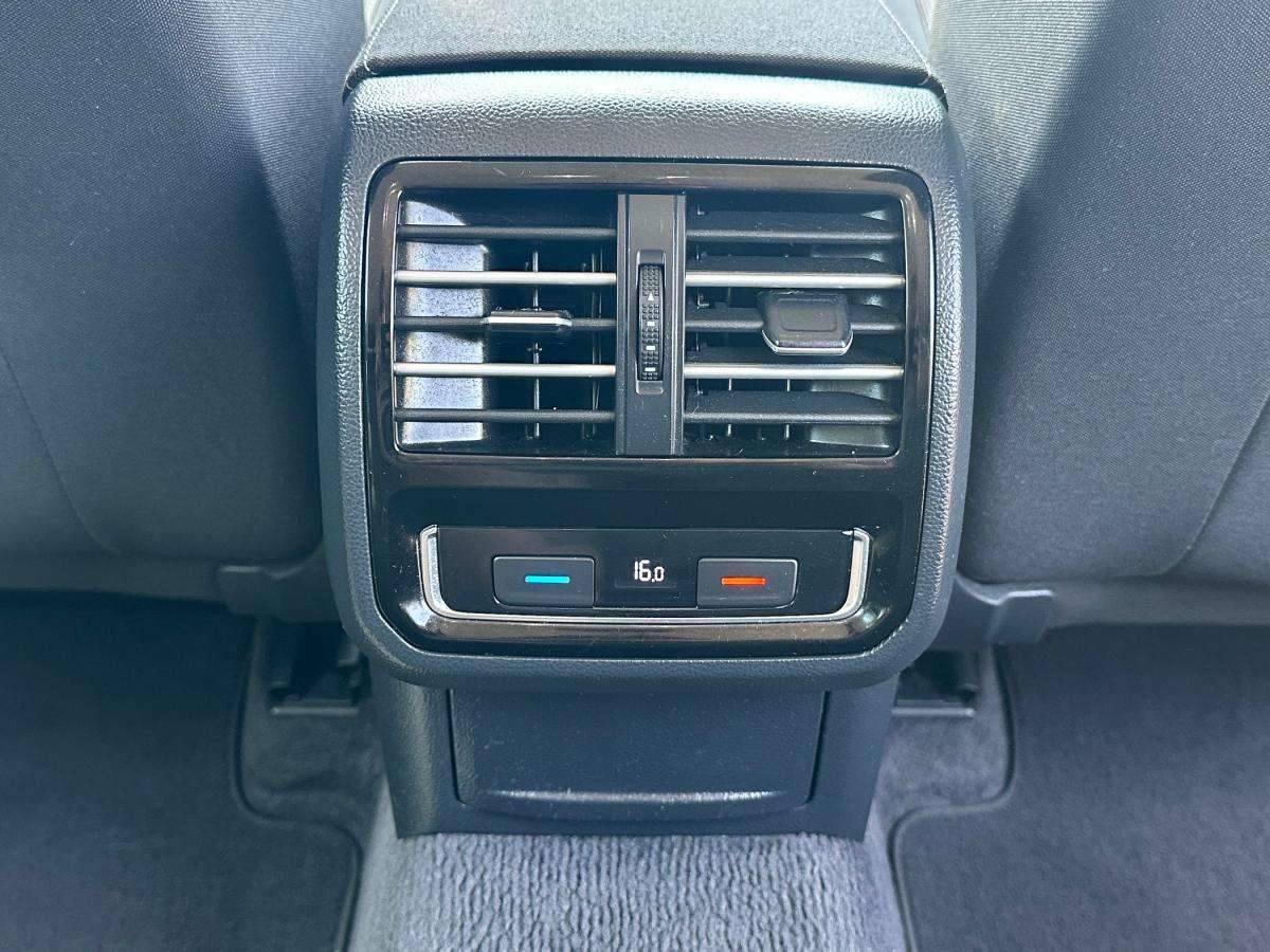 volkswagen-passat-variant-2015-diesel-1598cc