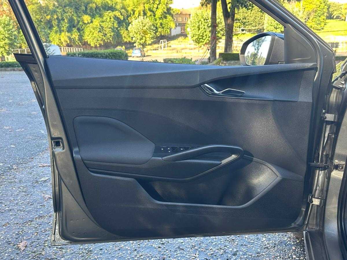 skoda-fabia-2023-gasolina-999cc